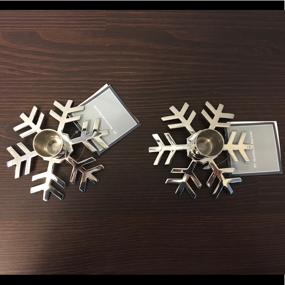 NWT Two Metal Snowflake Candlestick Holders ❄️